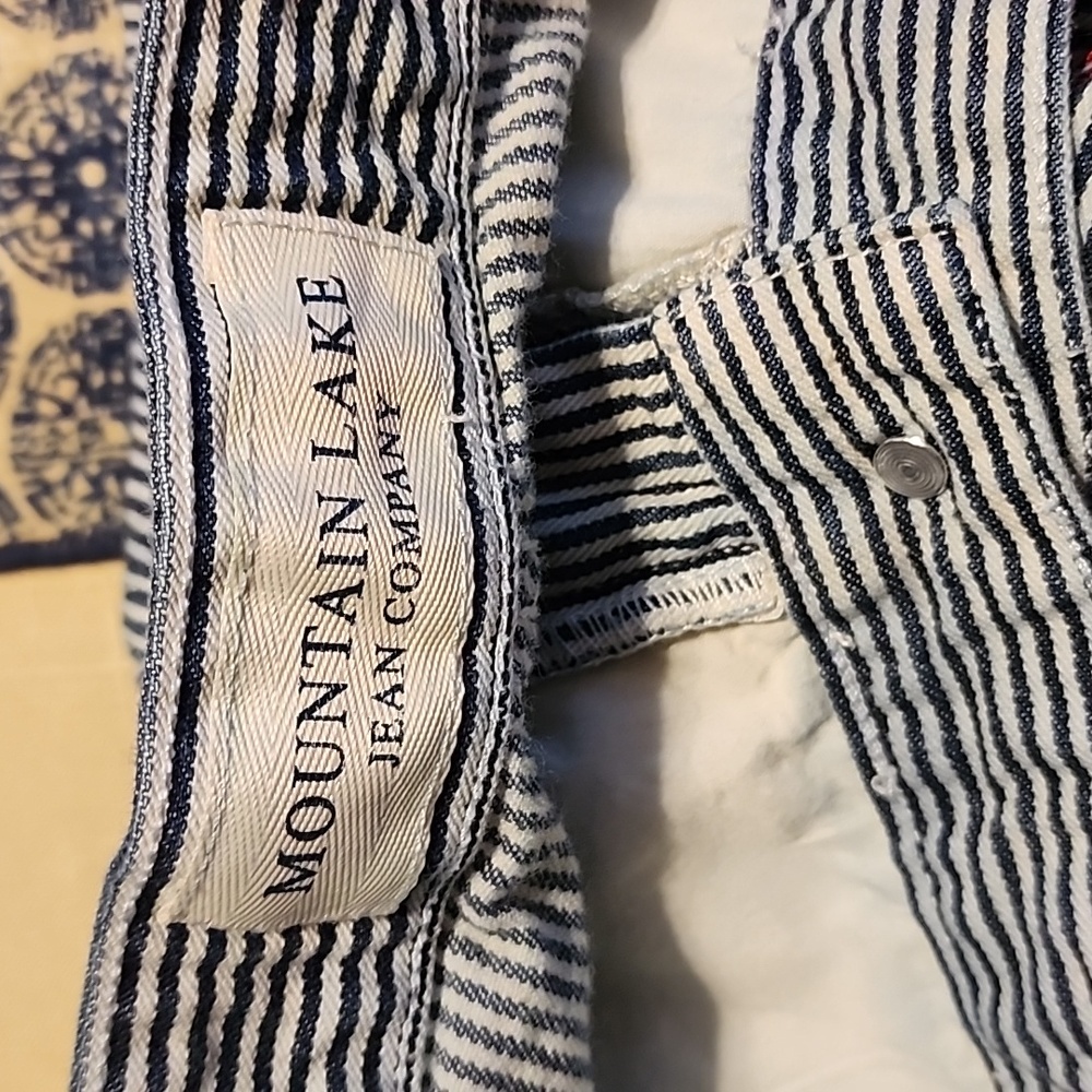 Mountain Lake Jean Company View 3